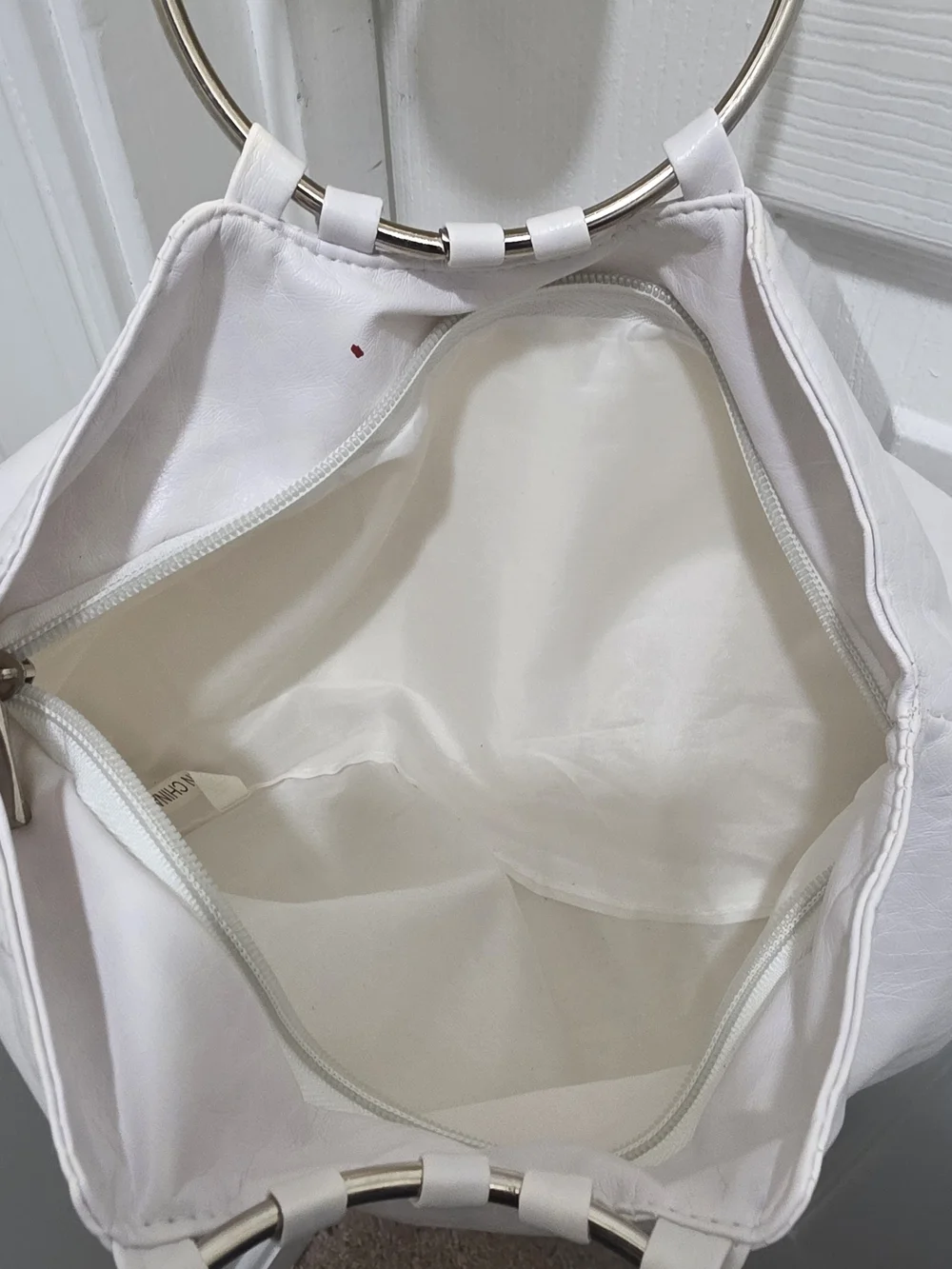 Women’s White Ring-Handle Clutch Bag